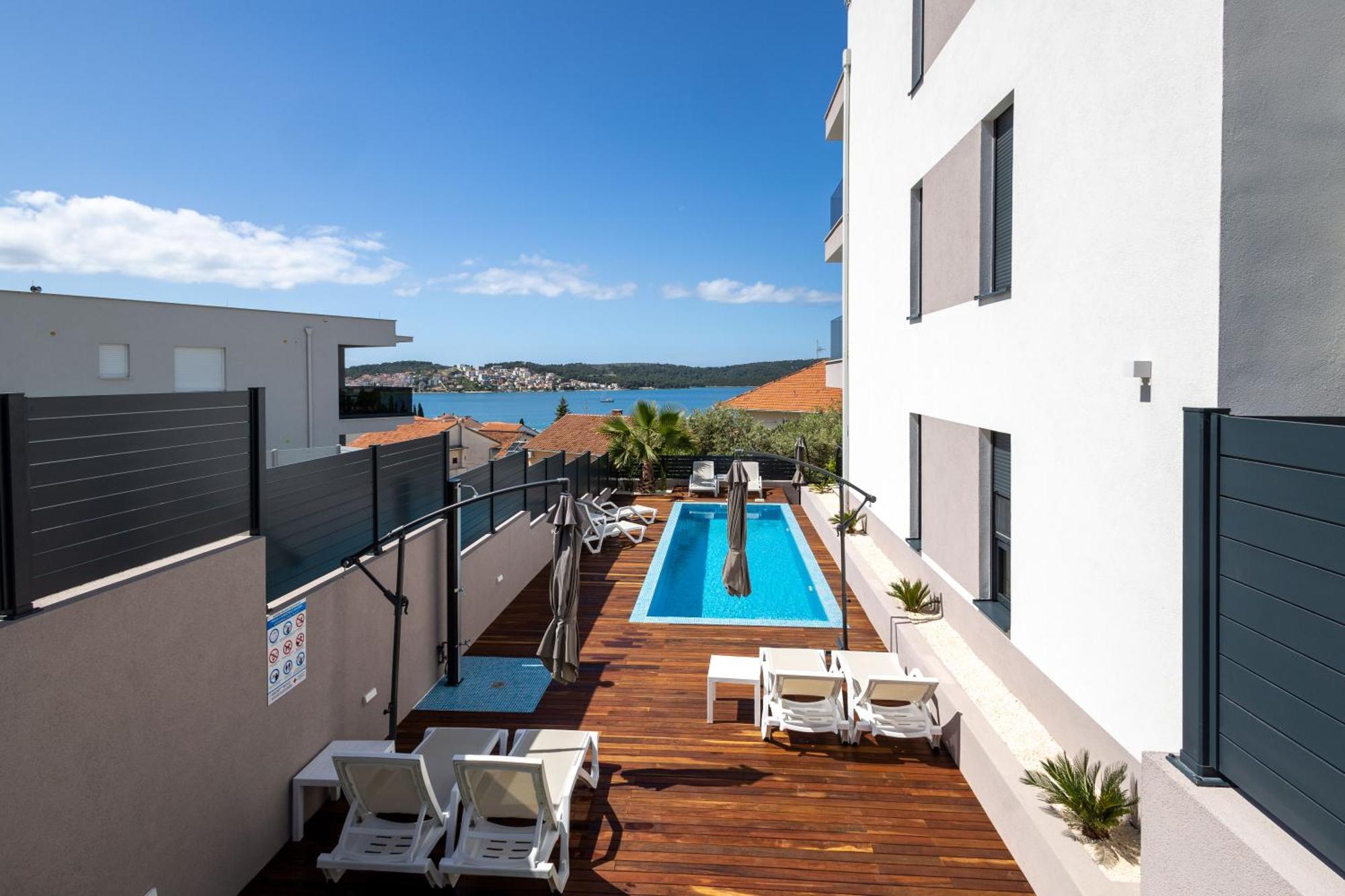 Adriatic Garden Apartments Okrug Gornji Exterior photo